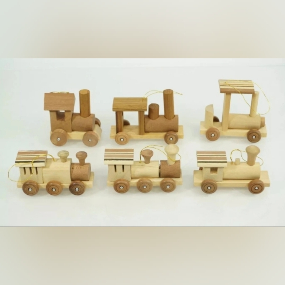 H&R Wood Train Set Christmas Tree Ornaments Holiday Decor 6 Piece